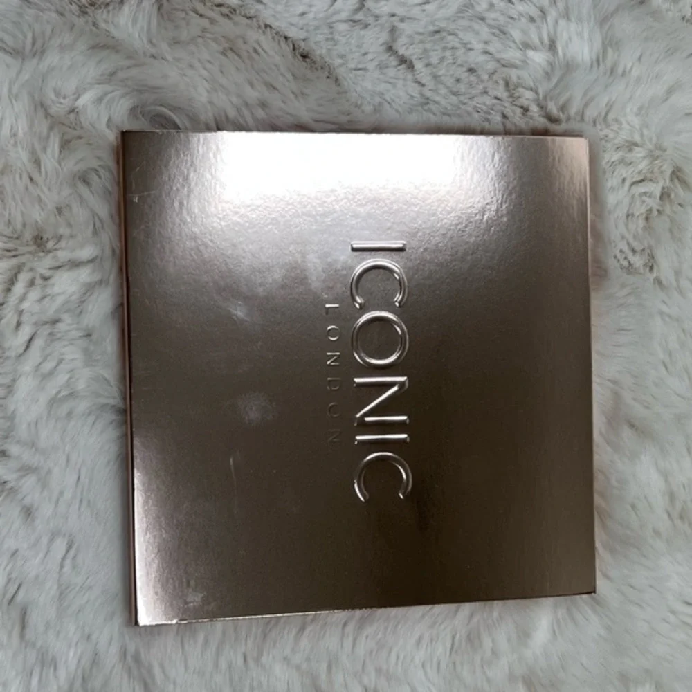 Iconic London Eyeshadow Palette
